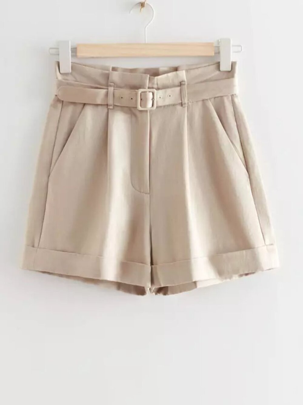 & Other Stories Belted Shorts Beige Size 4